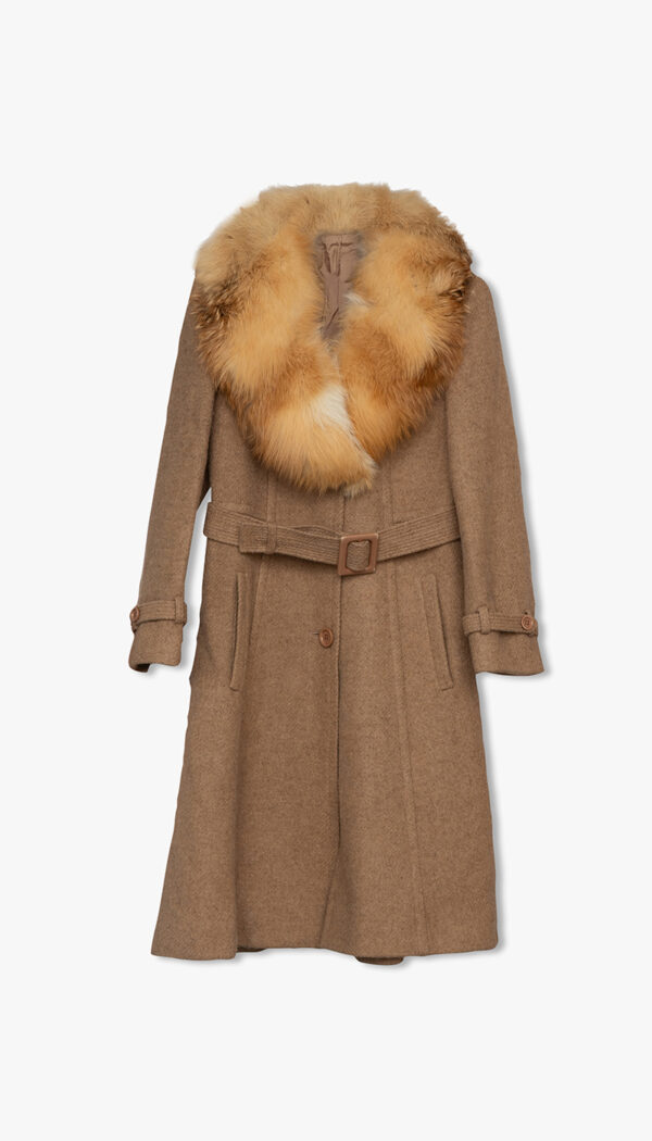 Beige ullkåpe med pelskrage