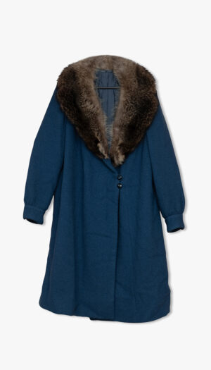 Midnattsblå ullkåpe med stor revekrage