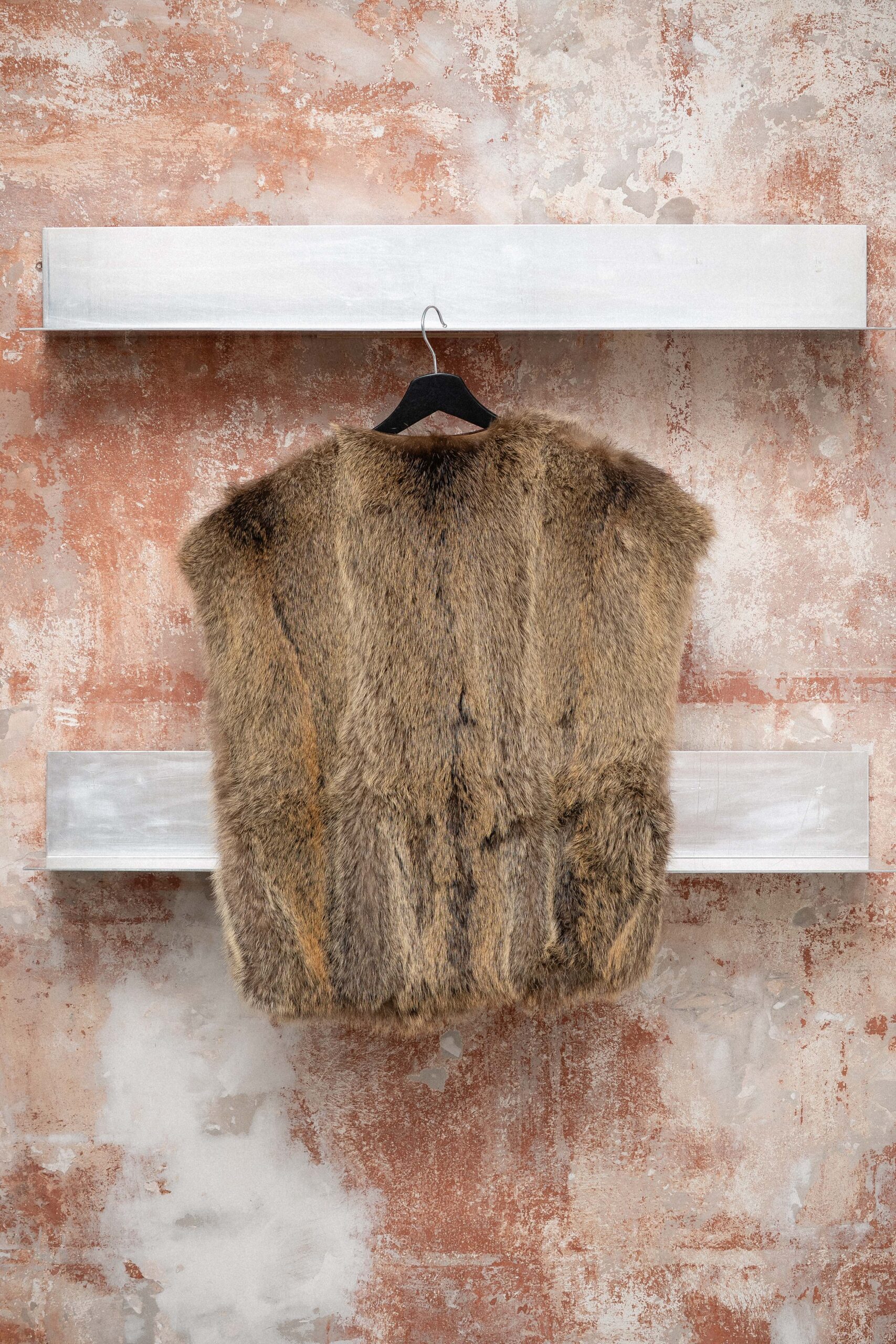 Brun kort pelsvest - Bilde 5