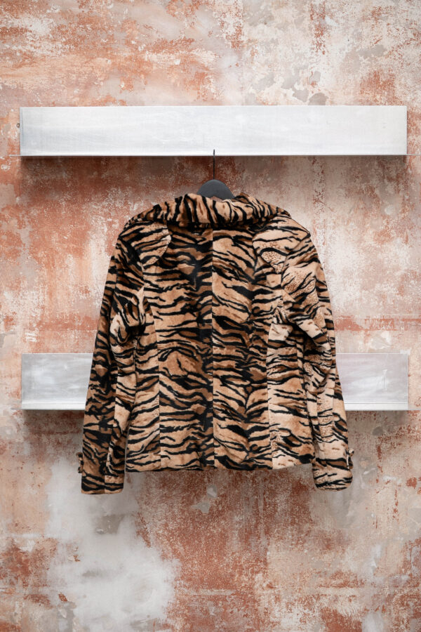 Fløyelsjakke med tigerprint - Bilde 5