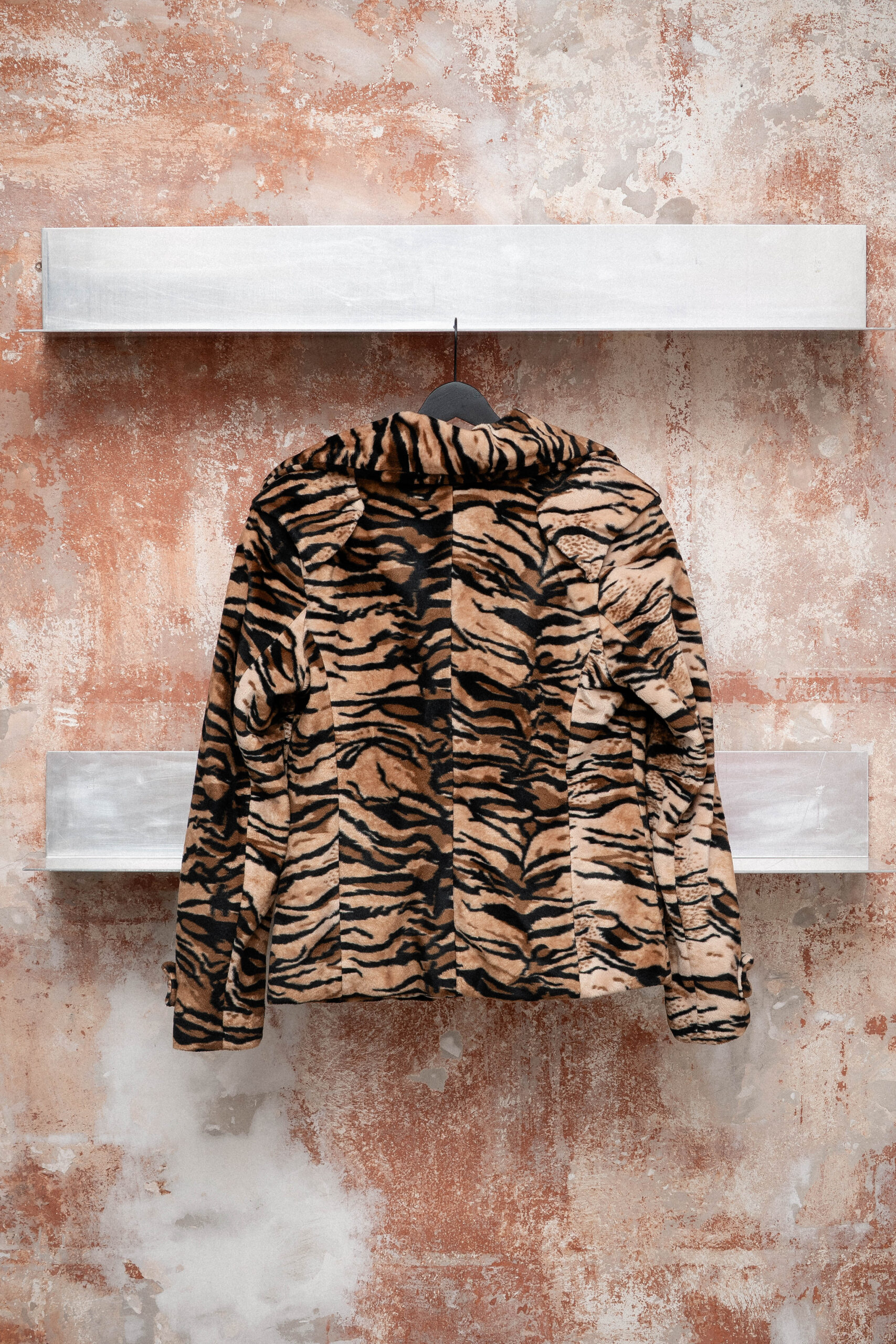 Fløyelsjakke med tigerprint - Bilde 5