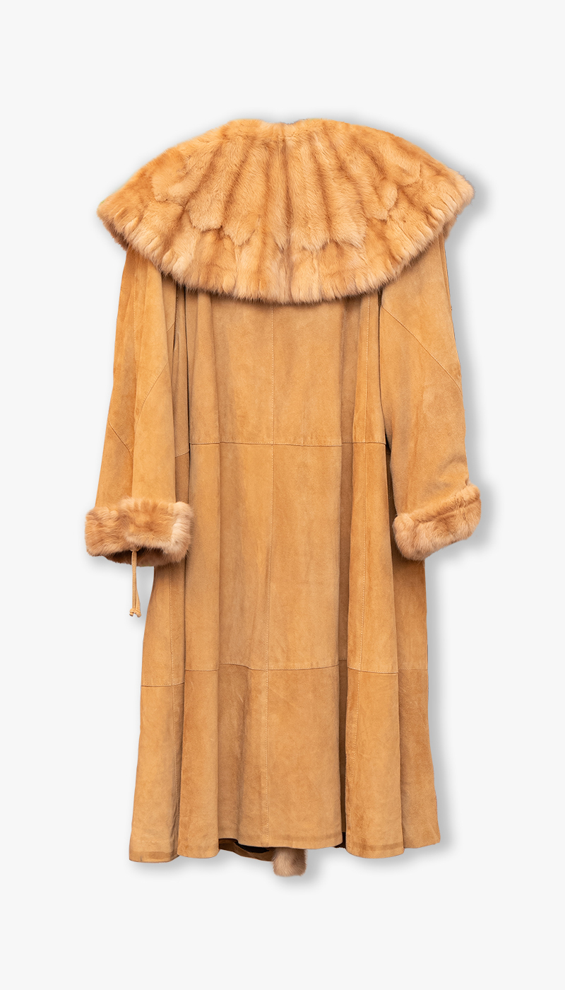 Nydelig lysebrun semsket skinnkåpe med pels - Bilde 2