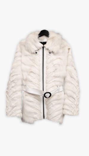 Hvit skinnjakke med kaninpels