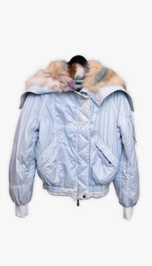 Lyseblå Jetset-jakke med flerfarget pelshette